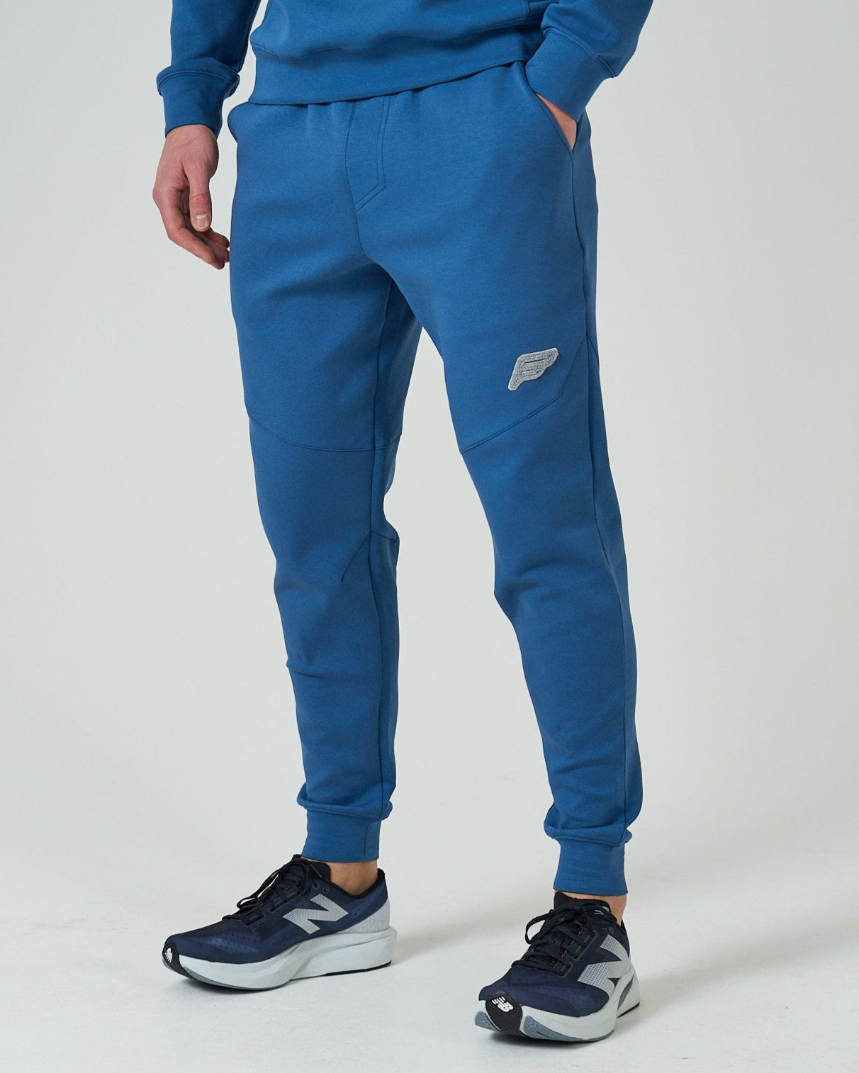 nike tech jogging fit